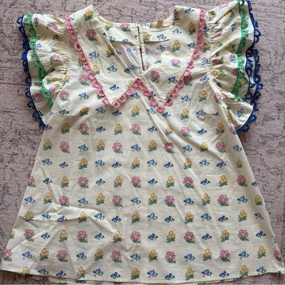 Entro Floral Blouse with Ruffle Sleeves